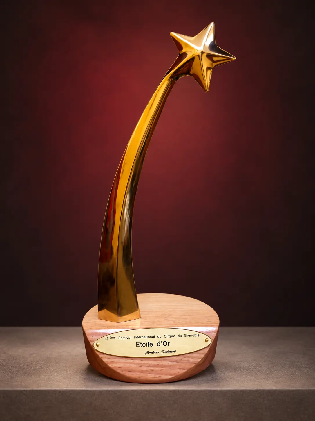 Étoile d’Or golden star circus award